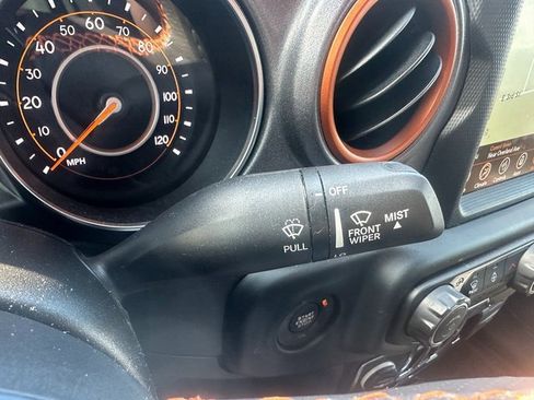 Used 2023 Jeep Gladiator Mojave w/ Cold Weather Group image 34