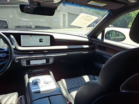 Used 2023 Genesis G90 3.5T AWD/4WD image 11