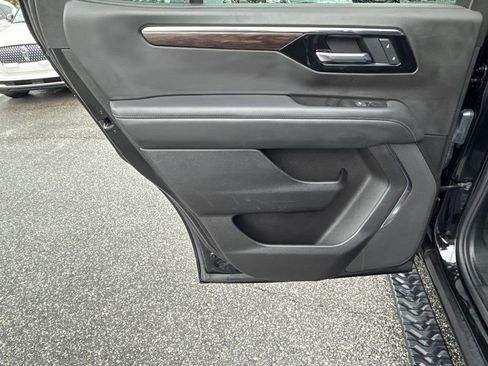 Certified 2025 Chevrolet Tahoe Z71 image 23