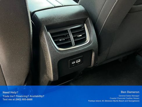 Used 2025 Chevrolet Blazer LT FWD image 17