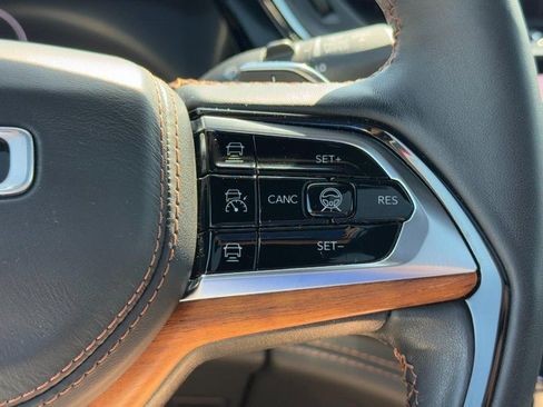 Used 2023 Jeep Grand Cherokee L Summit AWD/4WD image 24