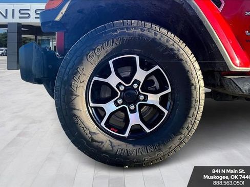 Used 2018 Jeep Wrangler Unlimited Sahara w/ LED Lighting Group image 31