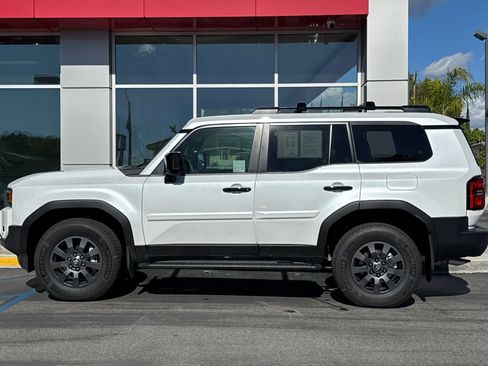 Certified 2025 Toyota Land Cruiser image 8