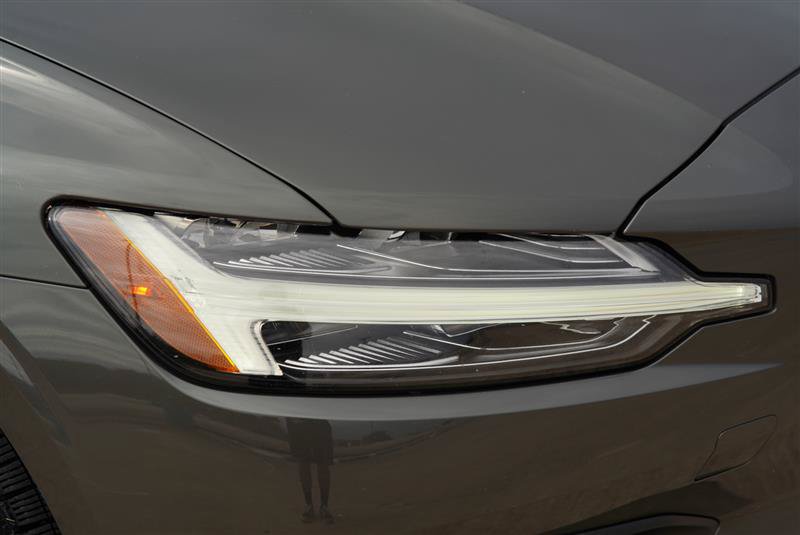 Used 2020 Volvo S60 T6 Momentum AWD/4WD image 23