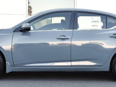 New 2025 Nissan Sentra SV image 2