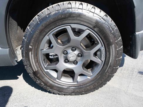 Certified 2025 Honda Pilot TrailSport image 30