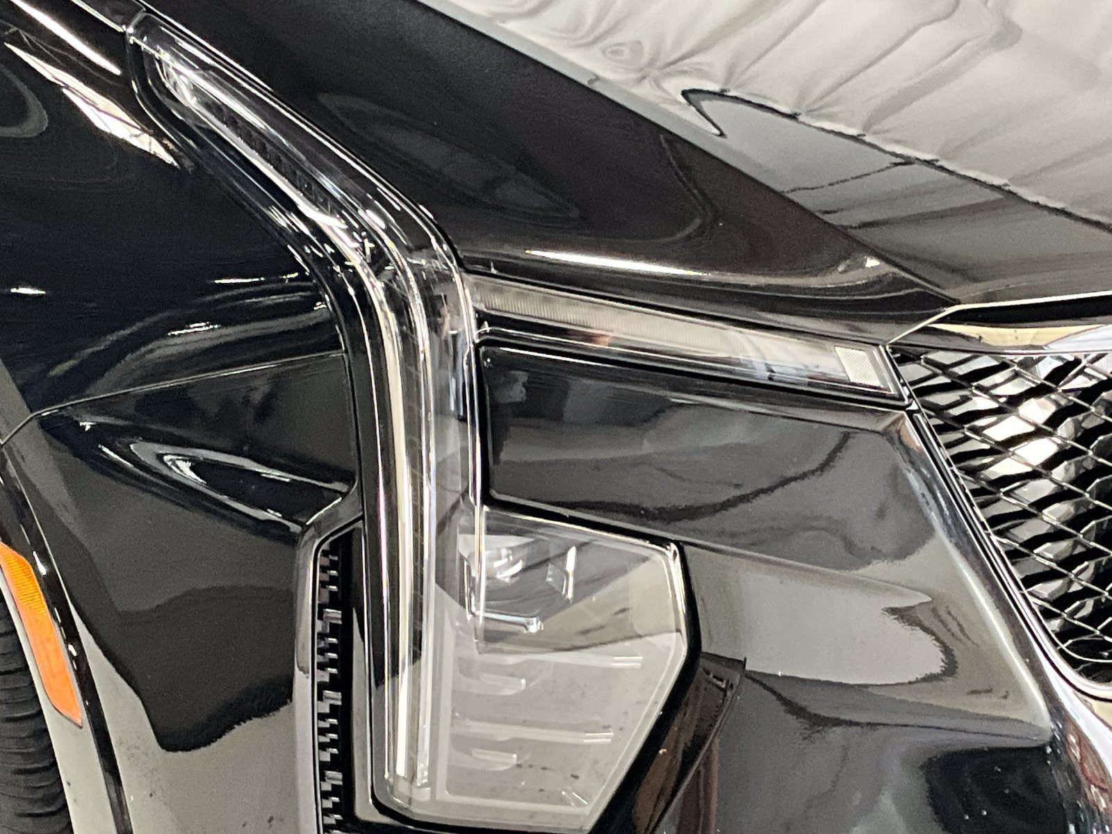Used 2025 Cadillac XT4 Sport AWD/4WD image 25