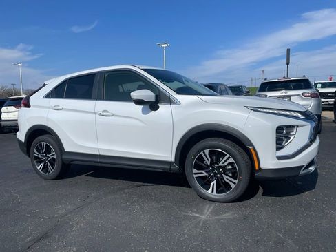 Used 2024 Mitsubishi Eclipse Cross SE AWD/4WD image 2