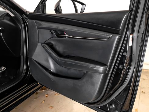 Used 2021 MAZDA MAZDA3 s image 40