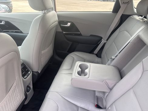 Used 2018 Kia Niro Touring image 21