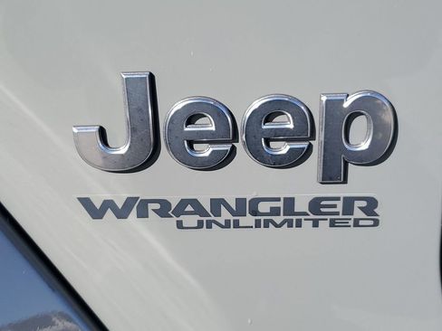 Used 2021 Jeep Wrangler Unlimited Sahara w/ Uconnect 4C Nav & Sound Group image 36