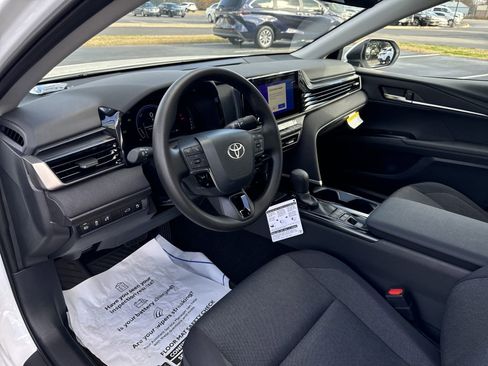 New 2025 Toyota Camry LE w/ Convenience Package image 15