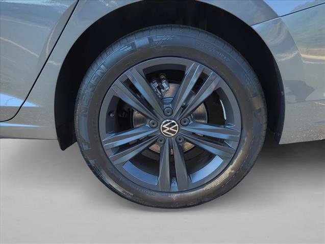 Certified 2024 Volkswagen Jetta SE w/ Panoramic Sunroof Package FWD image 12