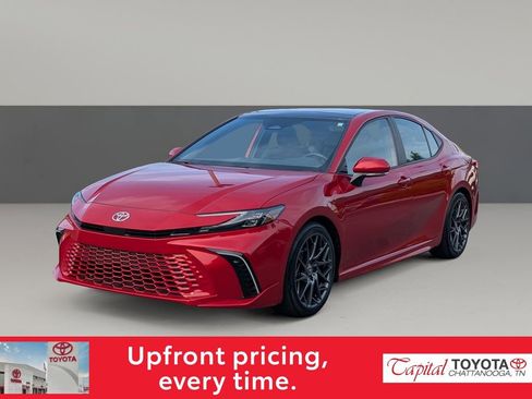 Used 2025 Toyota Camry XSE FWD image 4