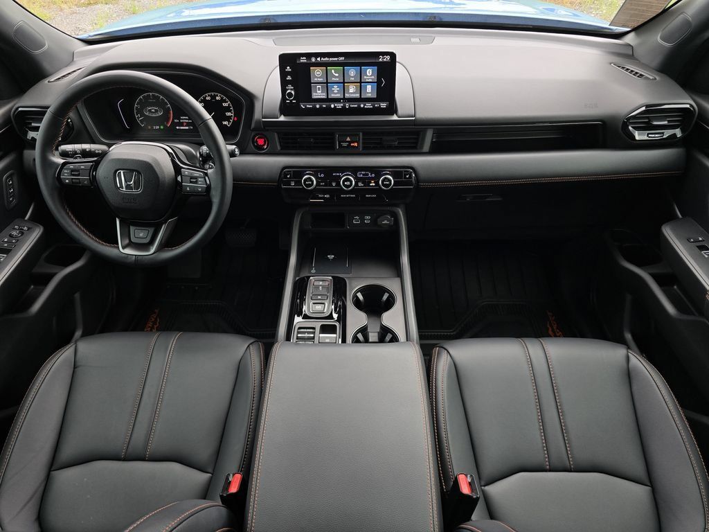 Used 2025 Honda Pilot TrailSport image 22