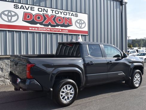 Certified 2025 Toyota Tacoma SR5 AWD/4WD image 5