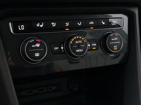 Used 2020 Volkswagen Tiguan SEL w/ 3rd Row Seat Package AWD/4WD image 25