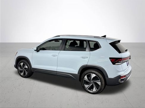 New 2025 Volkswagen Taos SE image 8