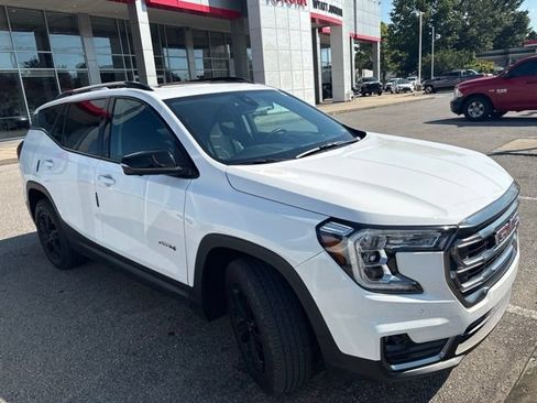 Used 2023 GMC Terrain AT4 w/ Infotainment Package II AWD/4WD image 2