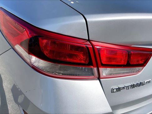Used 2020 Kia Optima LX image 27