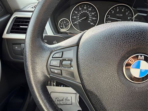 Used 2018 BMW 320i Sedan image 39