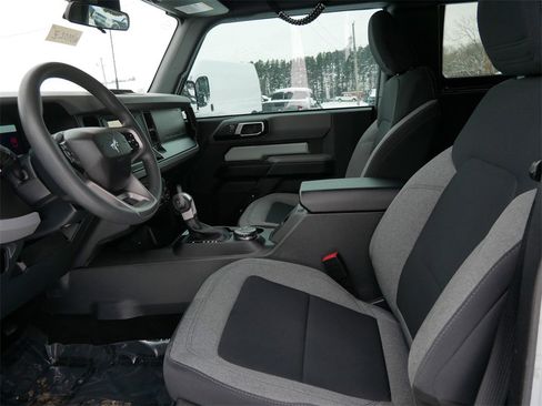 Certified 2023 Ford Bronco Base image 13
