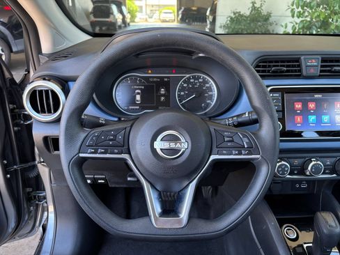 Used 2025 Nissan Versa SV FWD image 27