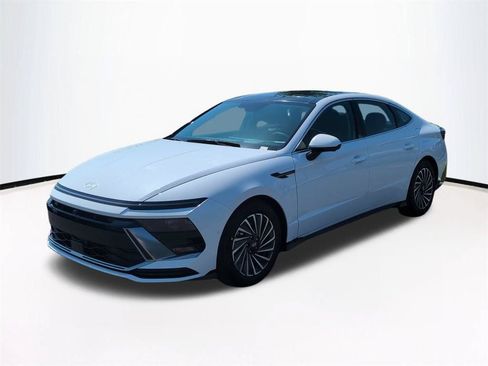 New 2026 Hyundai Sonata Limited FWD image 9