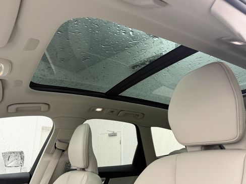 Certified 2023 Volvo XC60 B5 Plus w/ Climate Package FWD image 14