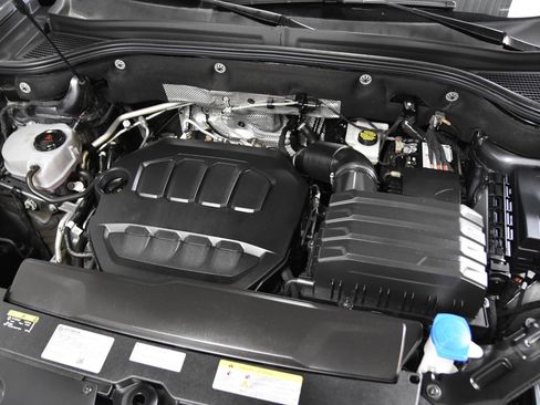 Used 2024 Volkswagen Atlas SE AWD/4WD image 38