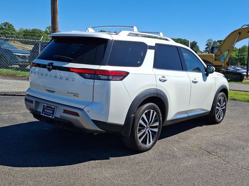Certified 2023 Nissan Pathfinder Platinum AWD/4WD image 6