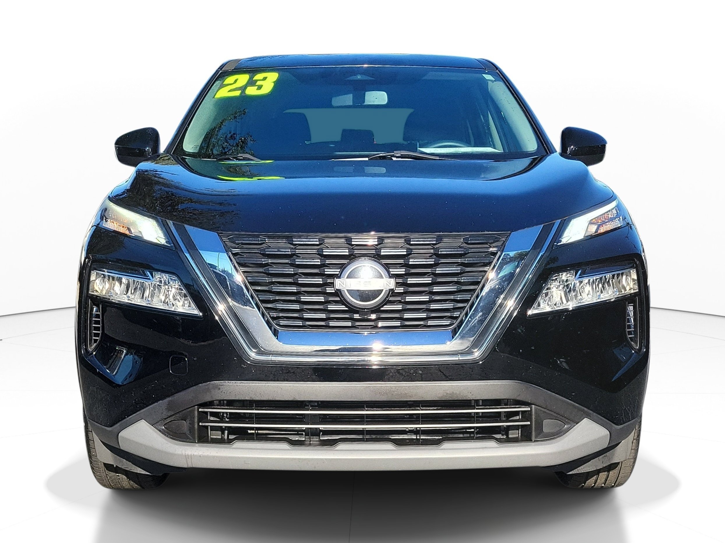 Certified 2023 Nissan Rogue SV FWD image 2