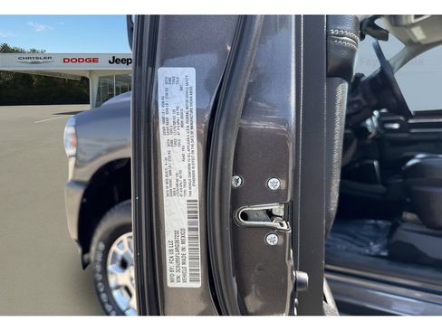 Used 2024 RAM 2500 Laramie AWD/4WD image 25