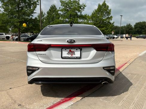 Used 2021 Kia Forte LXS FWD image 7