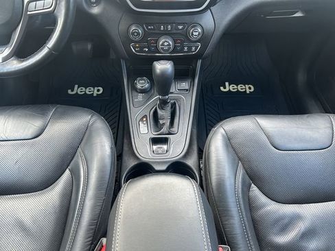 Used 2021 Jeep Cherokee Latitude Lux w/ Comfort/Convenience Group image 17