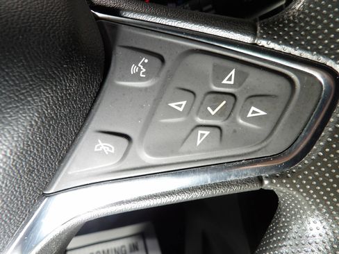 Used 2021 Chevrolet Equinox LT image 18