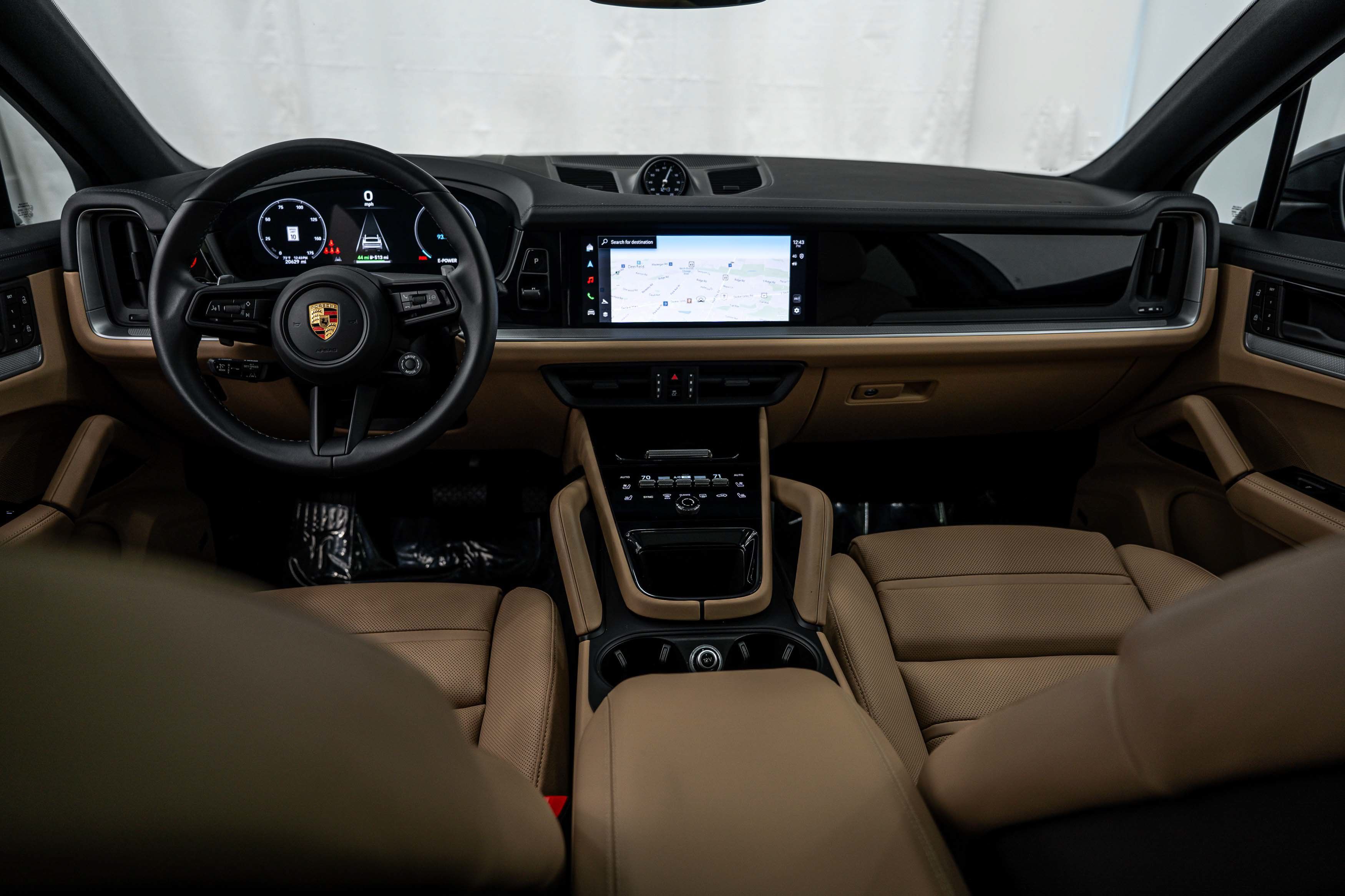 Certified 2024 Porsche Cayenne Coupe AWD/4WD image 12