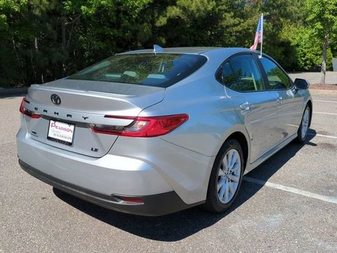 Used 2025 Toyota Camry LE w/ Convenience Package FWD image 4