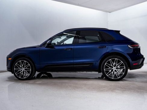Used 2023 Porsche Macan image 2