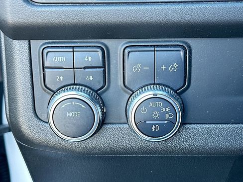 Certified 2022 GMC Yukon AT4 AWD/4WD image 10