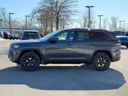 New 2026 Jeep Grand Cherokee Laredo image 11