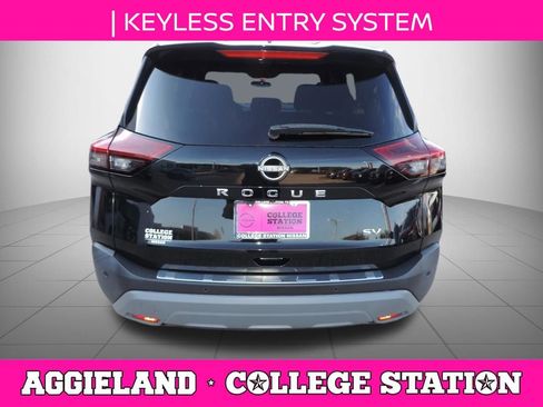 Used 2023 Nissan Rogue SV FWD image 5