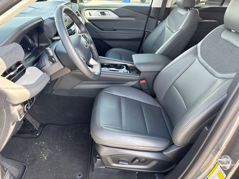 New 2025 Ford Explorer Active w/ Active Comfort Package image 32
