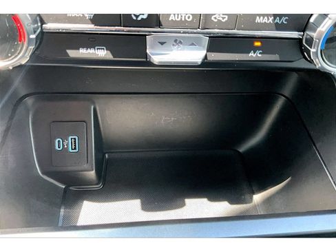 Used 2022 Ford F150 Lightning XLT AWD/4WD image 26