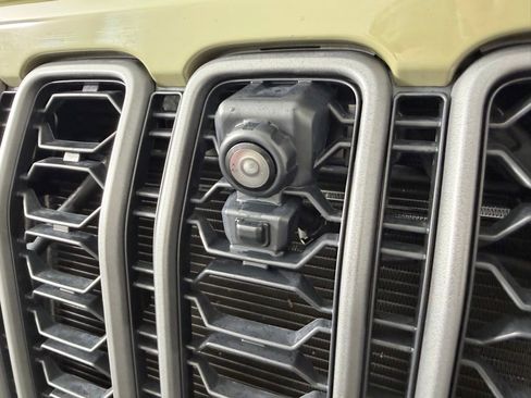 Used 2025 Jeep Wrangler Rubicon image 9