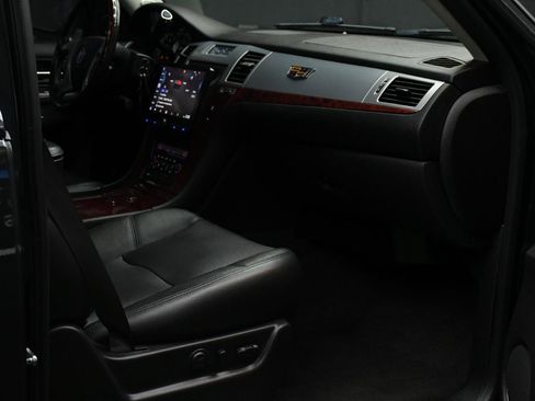 Used 2013 Cadillac Escalade EXT Luxury AWD/4WD image 41