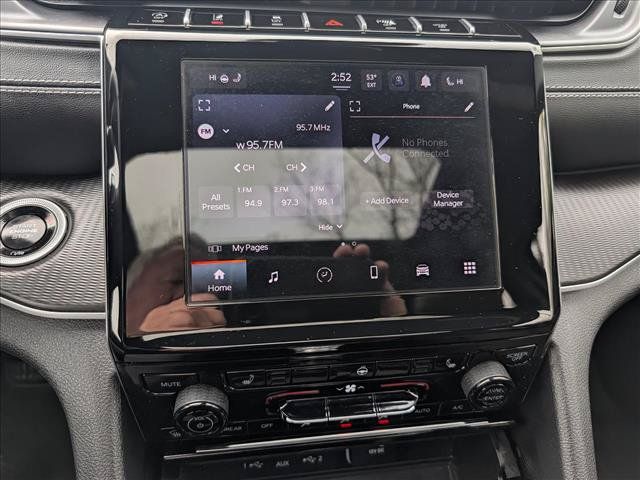 Used 2024 Jeep Grand Cherokee Altitude AWD/4WD image 35