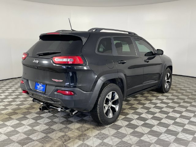 Used 2017 Jeep Cherokee Trailhawk w/ Comfort/Convenience Group AWD/4WD image 26