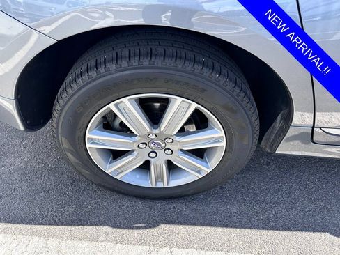 Used 2017 Volvo XC60 T5 Inscription w/ Preferred Option Package FWD image 16