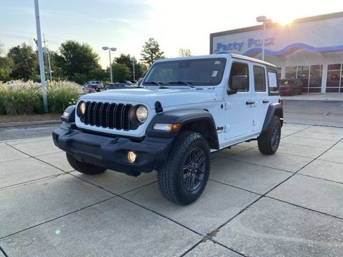 Used 2024 Jeep Wrangler Unlimited Sport AWD/4WD image 4